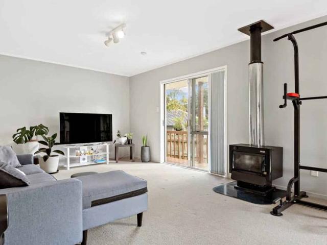 Well Presented 3‑Bedroom Home in Massey