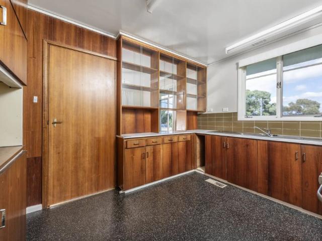 WELL PRESENTED THREE BEDROOM HOME