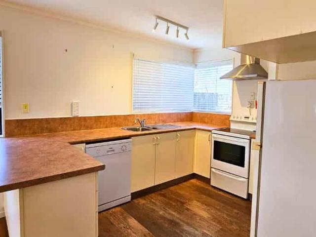Well Presented Townhouse Offering Comfort & Convenience
