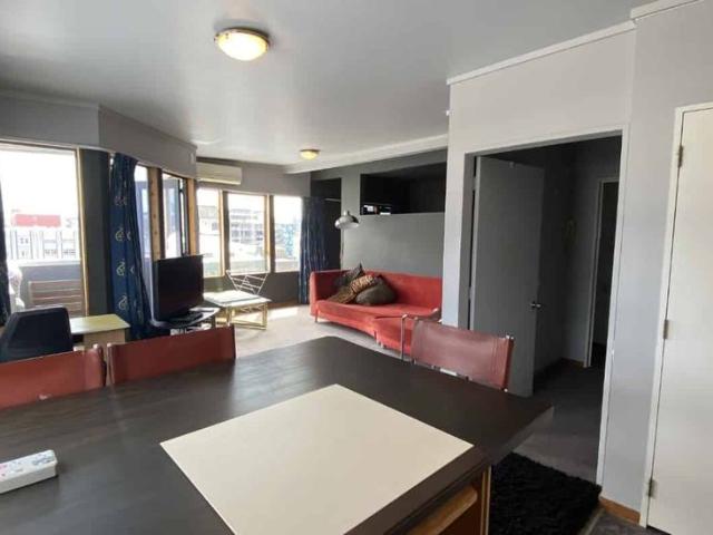 WELL PRESENTED FULLY/FURNISHED ONE BEDROOM APT