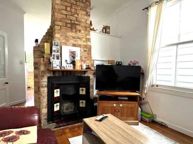 Well presented single bay villa