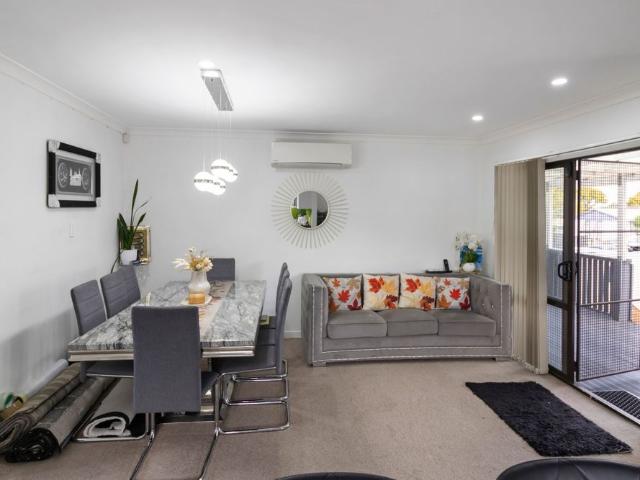 Well presented standalone home in a convenient Clendon park location!