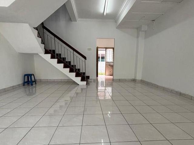 WELLKEPT Landed Teres House Taman Puchong Utama PU 9 18X60 NEAR AEON