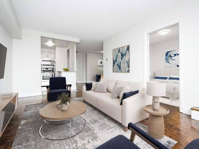 Wellington Towers 1 Bedroom Apartment for Rent at 147 Wellington St W, Aurora, ON L4G 3M1 Aurora Heights