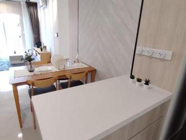 Brand New Unit Fully Furnished at Dutamas Dahlia