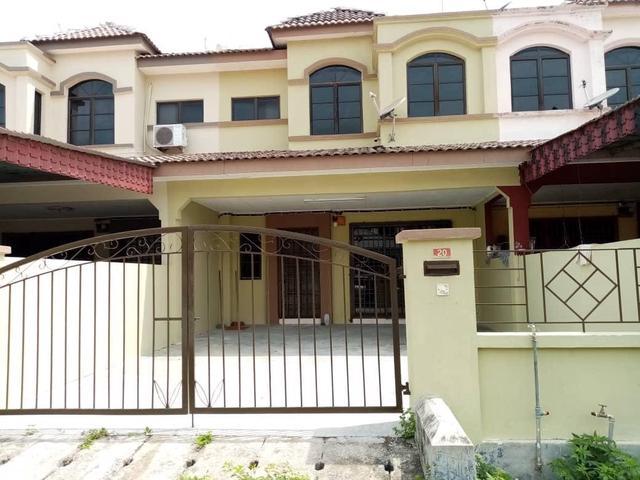 Wellmaintained house in Bandar Pulai Jaya