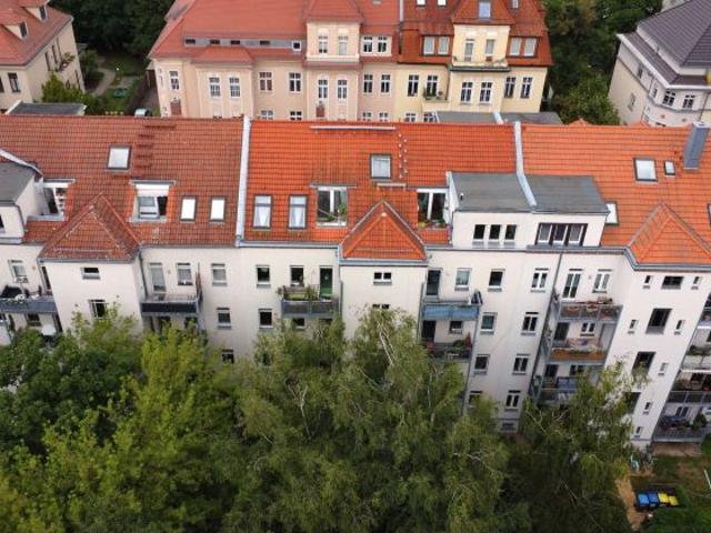 WERTBESTÄNDIGER ALTBAU IN BESTLAGE / Vermietete 3 Raum Wohnung mit Balkon und edler Ausstattung