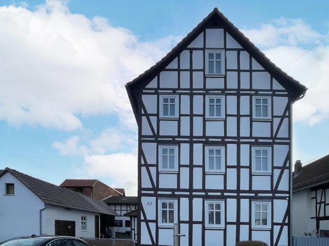 Wer Fachwerk & Lehm zu schätzen weiß und Lust auf individuelles Wohnen hat hier unser Angebot !