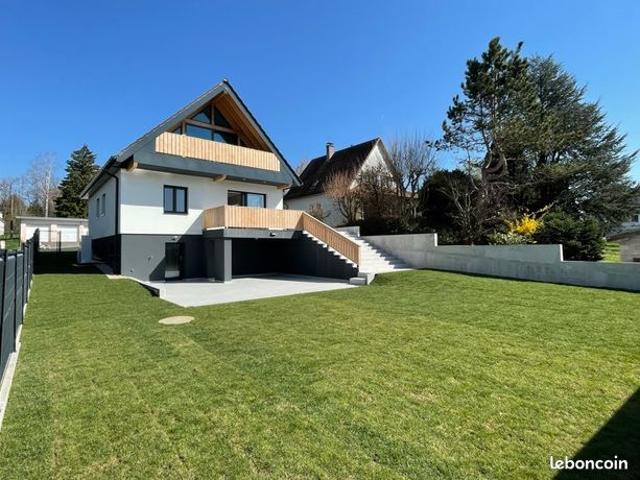 Werentzhouse Superbe Maison Basse Consommation type F 7 situation très surface 131m2 sur 6ares 40 de terrain calme