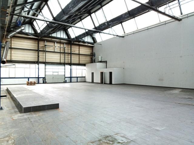 Werkstatt 474 m² im Erdgeschoss – Laderampe – In der Nähe der Autobahn