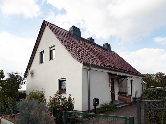 Wermsdorf Wohnen, wo andere spazieren gehen – Doppelhaushälfte am Schloss mit großem Grundstück