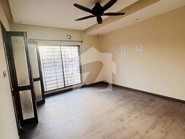 West Open 4 Bed DD Flat For Sale 3000 Sq Fet Askari 6 5th Floor