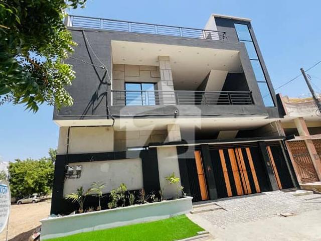 West Open bramd new House for sale in prime sector