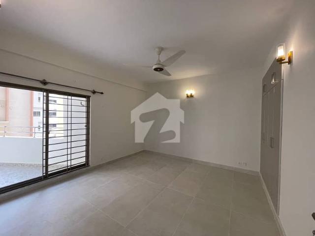 West Open Flat 3Bed DD In 2400 Square Feet Karachi