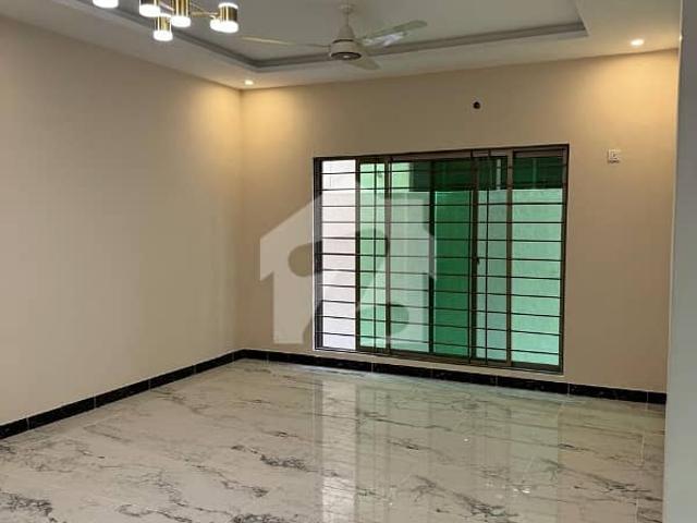 West Open House Spread Over 300 Square Yards In Askari 6 Available