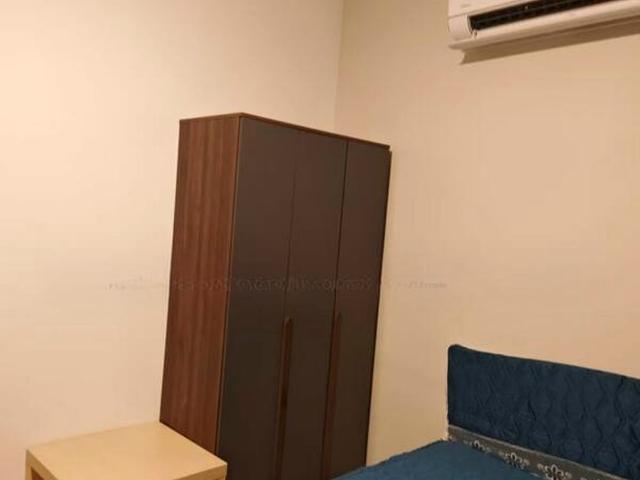 West Bay Condominium D5, Condominium