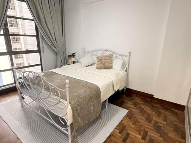 West Bay Condominium D5, Condominium