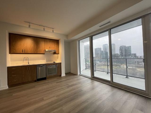 WEST CONDO: King St W & Bathurst St 9 Tecumseth St AD#001020