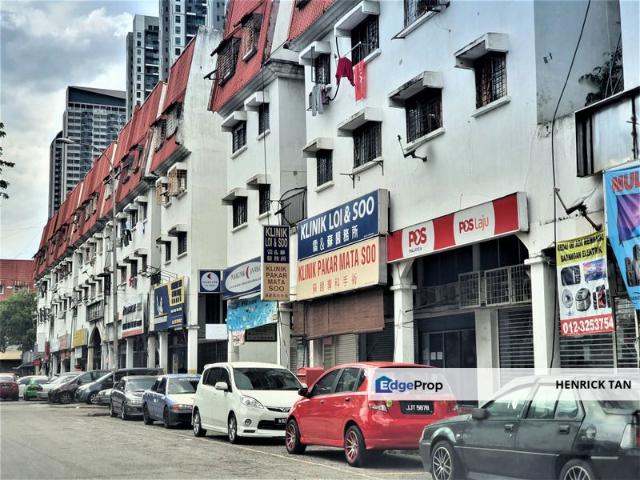 West Court, Taman Sri Sentosa
