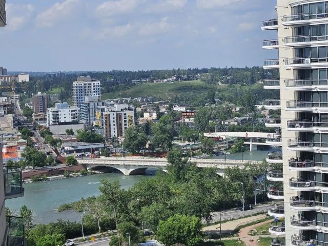 WEST DOWNTOWN 2 BEDRM 2 BATH CONDO BESIDE LRT FULLY RENOVATED !