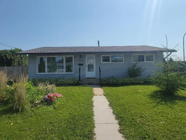 WEST EDMONTON' 3 BEDROOM 1 BATHROOM HOUSE WITH DBL GARAGE