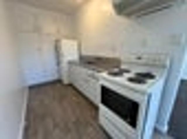 West End, 1 bedroom, $440 pw