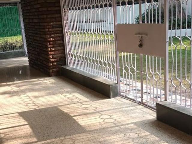 West End Colony, Moti Bagh 4 Bedroom 500 Sq. Yd. Builder Floor in West End Colony Delhi Listing ID: #10278