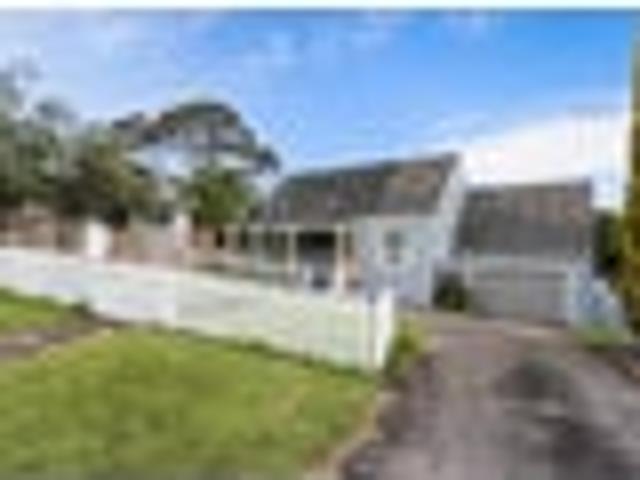 West Harbour, 3 bedrooms, $650 pw
