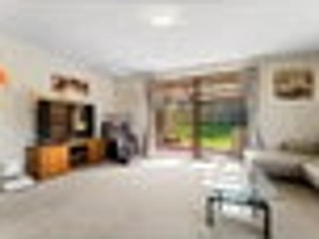 West Harbour, 3 bedrooms, $700 pw