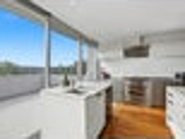 West Harbour, 5 bedrooms, $875 pw