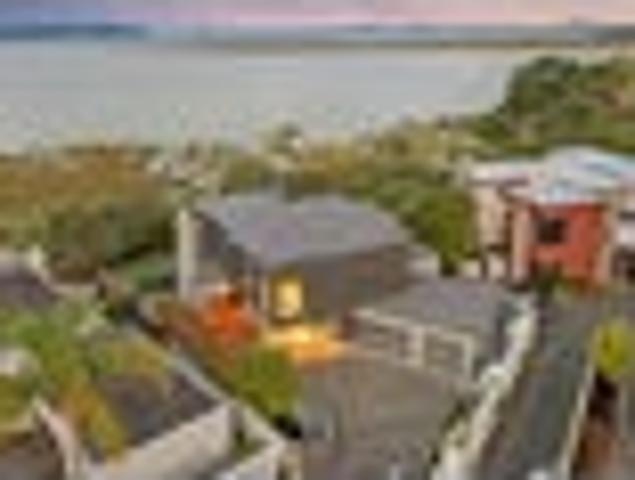 West Harbour, 5 bedrooms, $1680 pw