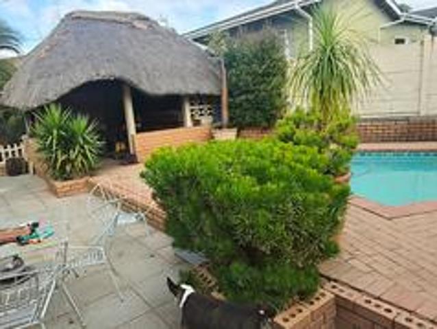west park family home with garden an.