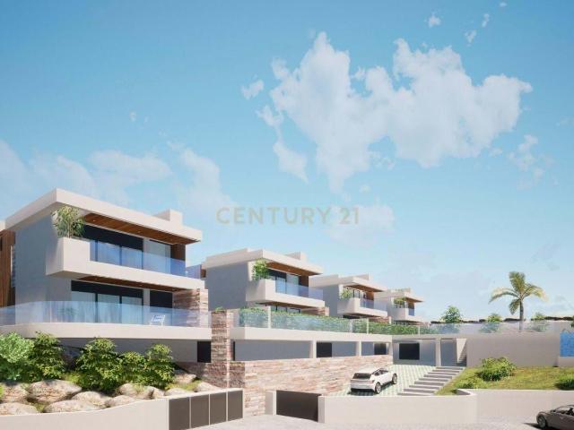 WEST RESIDENCES IMOVEL DE LUXO Moradia Isolada T3 3 SUITES Piscina/Jardim/Garagem Box para 3 viaturas