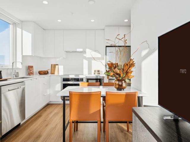 West 42 East F 2 Bedroom + 2 Bathroom + Flex [object Promise] for Rent