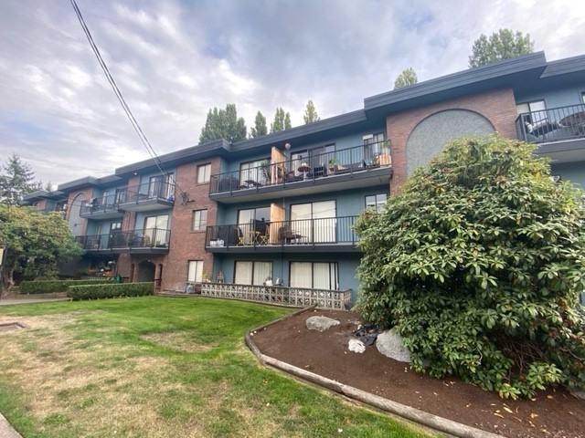 West 6th Avenue Studio Apartment for Rent at 2244 6th Ave W, Vancouver, BC V6K 1V8 Kitsilano