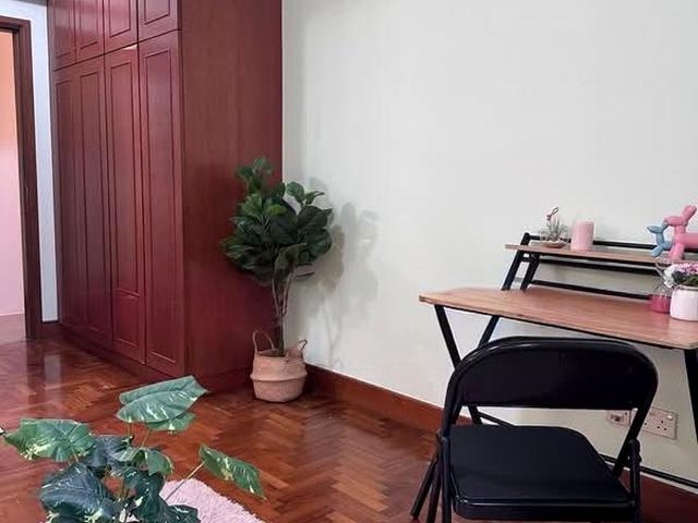Westcove Condominium D5, Condominium