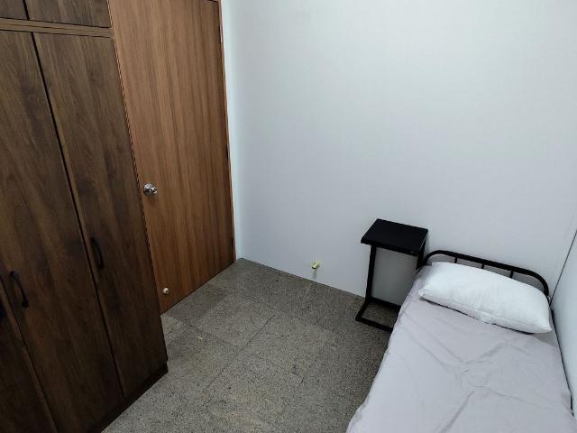 Westcove Condominium D5, Condominium