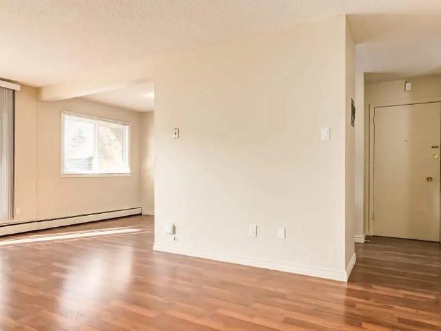 Westgate 2 Bedroom Apartment for Rent at 10159 155 St Nw, Edmonton, AB T5P 2L6 Canora