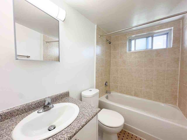 Westdale Apartments 1 Bedroom Apartment for Rent at 25 Paisley Blvd W, Mississauga, ON L5B 1E3 Cooksville