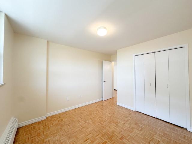 Westdale Apartments 1 Bedroom Apartment for Rent at 25 Paisley Blvd W, Mississauga, ON L5B 1E3 Cooksville