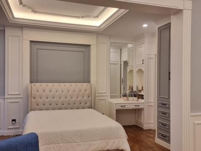 Western Style Reno VR1 Sunway Velocity Mall Maluri LRT MRT