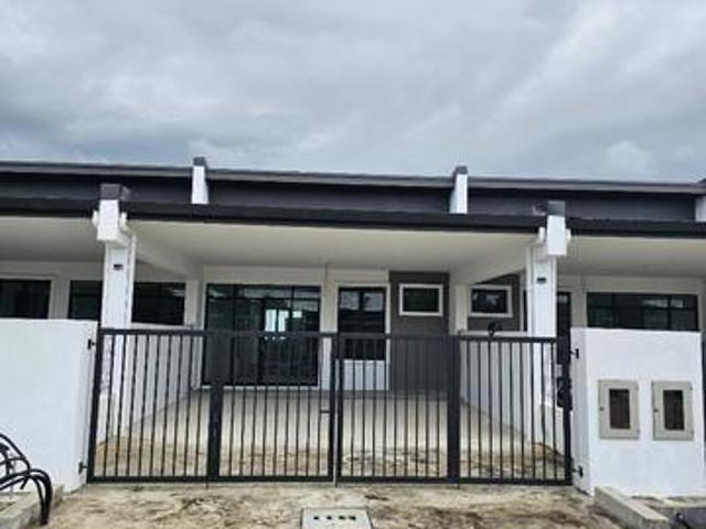 Westhill Matang Single Storey Intermediate at Matang 8 Miles New Unit