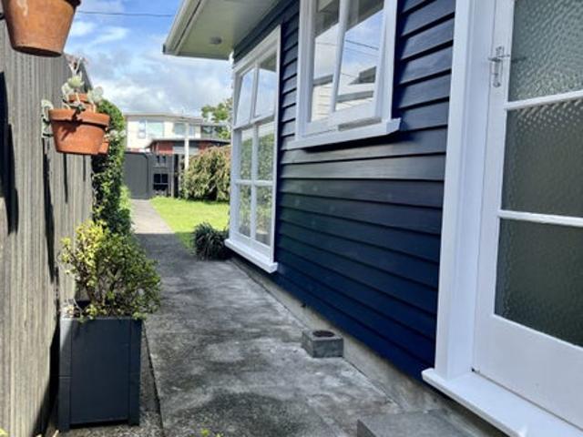 westown, 1 bedroom