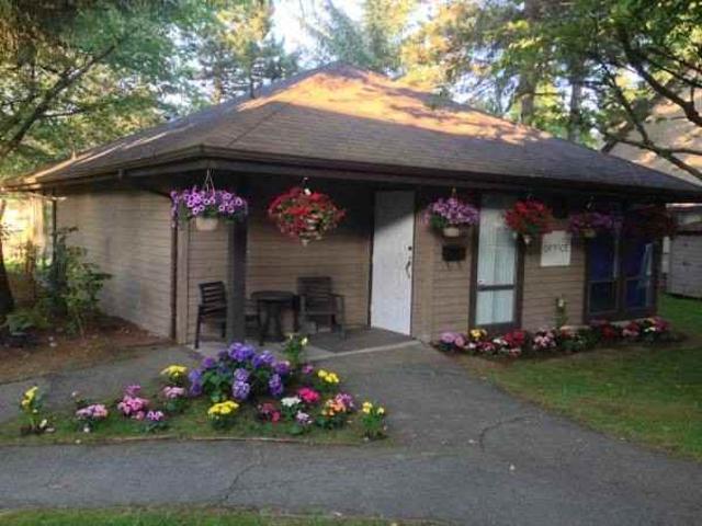 Westland Townhomes 3 Bedroom Apartment for Rent at 12198 82 Ave, Surrey, BC V3W 3E3
