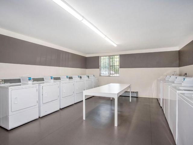 Westmount Ridge 1 Bedroom Apartment for Rent at 165 Emery St W, London, ON N6J 4E8 Southcrest