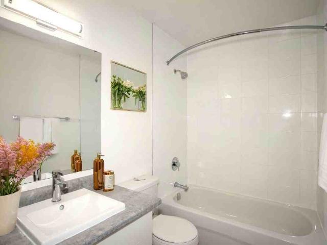 Westmount Ridge 2 Bedroom Apartment for Rent at 165 Emery St W, London, ON N6J 4E8 Southcrest