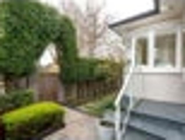 Westmere, 3 bedrooms, $1350 pw