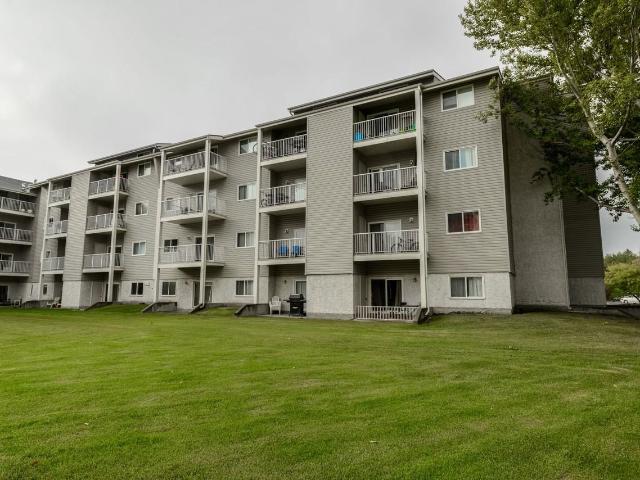 Westridge Estates C 1 Bedroom Apartment for Rent at 17104 75 Ave Nw, Edmonton, AB T5T 2R4 Callingwood North