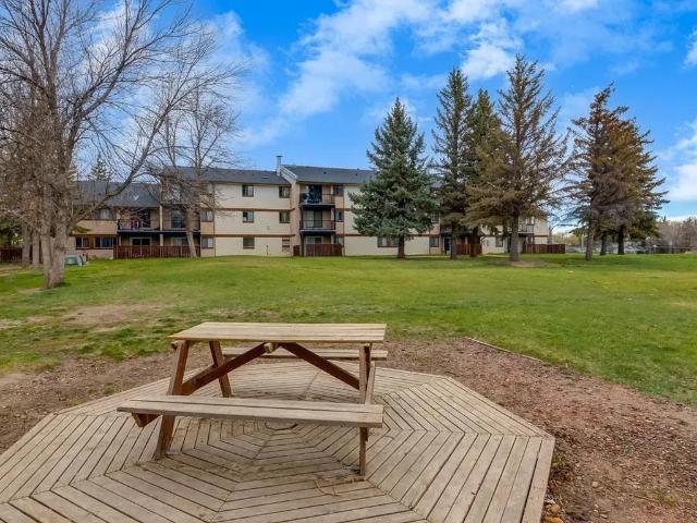 Westwood Apartments 2 Bedroom Apartment for Rent at 175 Algonquin Rd W, Lethbridge, AB T1K 5L6 Indian Battle Heights