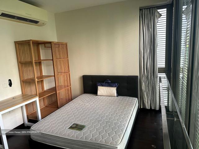 Westwood Avenue D22, Condominium